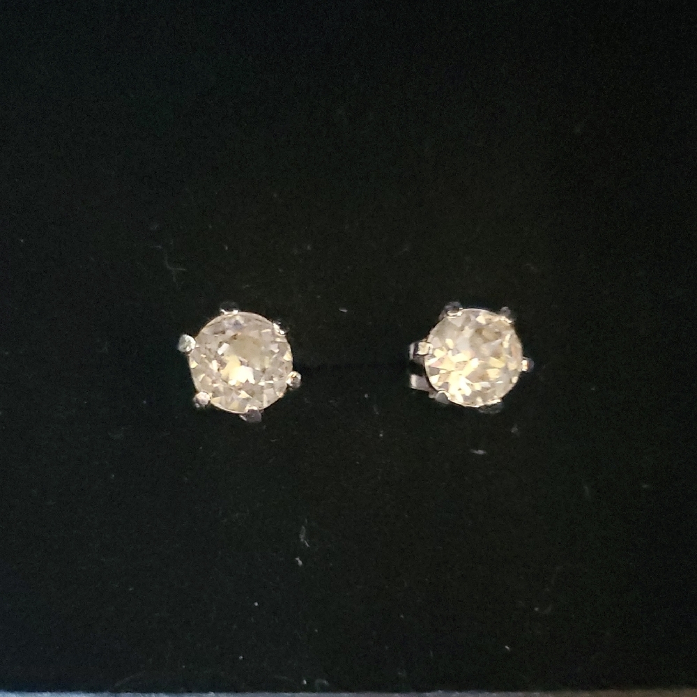 .5 Carat Round Cut CZ Solitare Stud Earrings